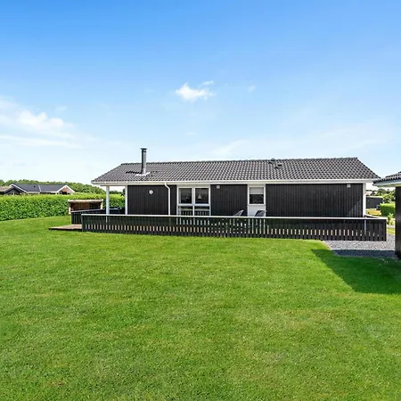 Vakantiehuis Beautiful In Haderslev With Kitchen